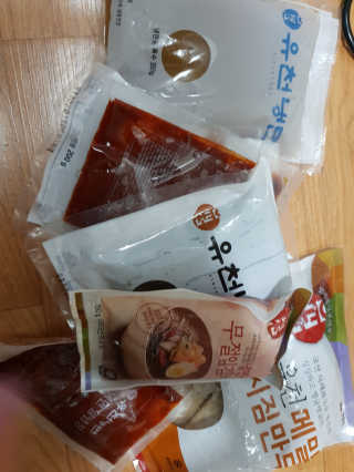 유천냉면 유천 비빔냉면 2인분+메밀지짐만두 280g — 5점을 준 리뷰어가 2018년 6월 올린 사용 사진