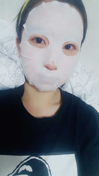 23years old 코쿤 윌로우 실키 마스크 — 5점을 준 리뷰어가 2017년 11월 올린 사용 사진