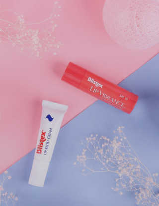 블리스텍스 립 릴리프 크림 립밤, 립 바이브런스 립밤 — 5점을 준 리뷰어가 2018년 11월 올린 사용 사진