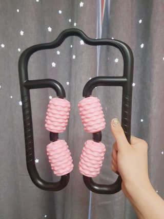 뭅뭅 바디핏레그롤러 종아리 허벅지 하체 마사지기 — 5점을 준 리뷰어가 2019년 11월 올린 사용 사진