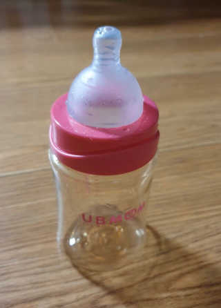 유비맘 PPSU 젖병 노꼭지_200ml_컬러 랜덤 발송 — 4.5점을 준 리뷰어가 2020년 1월 올린 사용 사진