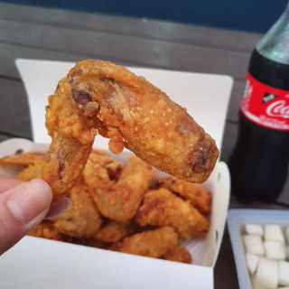 [치킨마루]-  빠사칸윙봉현미 + 콜라 500ml — 5점을 준 리뷰어가 2019년 7월 올린 사용 사진