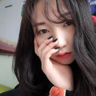 [블랙루즈] 피치 커버 벨벳 쿠션 2종 중 택1 — 5점을 준 리뷰어가 2019년 10월 올린 사용 사진