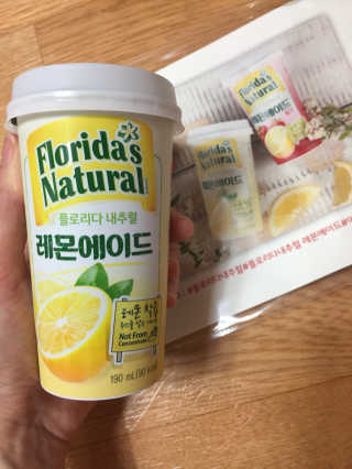플로리다 내추럴 플로리다내추럴 레몬에이드  2종 — 4.67점을 준 리뷰어가 2018년 7월 올린 사용 사진