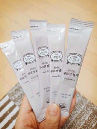 [하우투잇] 뤼에르 쿠르브 블랙 10ml x 30포 총 300ml — 5점을 준 리뷰어가 2020년 3월 올린 사용 사진