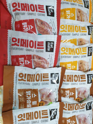 개근질마트 잇메이트 스팀 닭가슴살 혼합 1kg — 5점을 준 리뷰어가 2019년 11월 올린 사용 사진