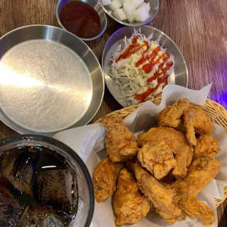 [치킨마루]-  빠사칸윙봉현미 + 콜라 500ml — 4점을 준 리뷰어가 2019년 7월 올린 사용 사진