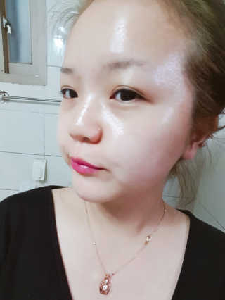 비클 코스메틱 필수 모이스처라이징 크림 — 5점을 준 리뷰어가 2018년 3월 올린 사용 사진