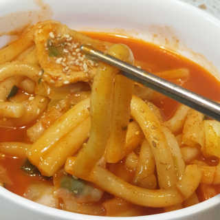 [홍코너떡볶이]옛날떡볶이 인기맛 4팩세트 — 5점을 준 리뷰어가 2019년 11월 올린 사용 사진