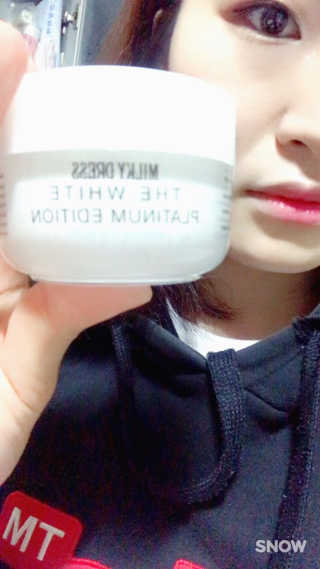 밀키드레스 더 화이트 플래티넘 에디션 — 5점을 준 리뷰어가 2017년 3월 올린 사용 사진