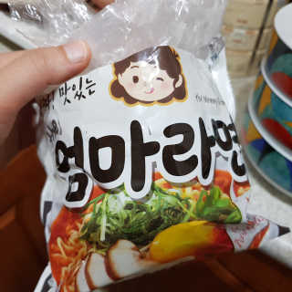 라면 그대로가 제일 맛있는 더엄마라면 — 5점을 준 리뷰어가 2019년 7월 올린 사용 사진