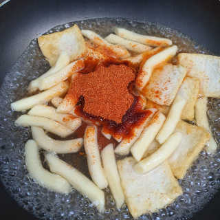 [홍코너떡볶이]옛날떡볶이 인기맛 4팩세트 — 5점을 준 리뷰어가 2019년 10월 올린 사용 사진