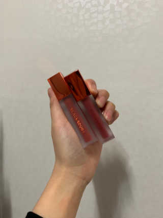 [블랙루즈] 에어 핏 벨벳 틴트3 택1+랜덤1 — 5점을 준 리뷰어가 2019년 3월 올린 사용 사진