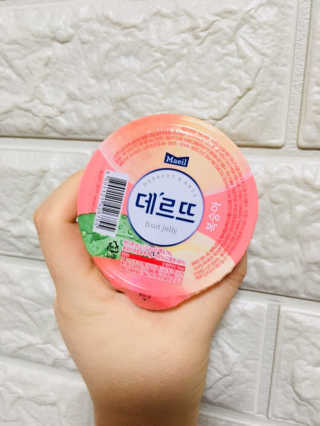 데르뜨 떠먹는 과일 3종, 짜먹는 과일 2종 총 10개 체험 — 5점을 준 리뷰어가 2020년 3월 올린 사용 사진