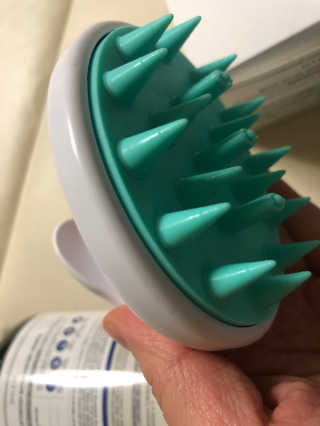 달리프 베러 퍼퓸 샴푸 1000ml 레이니데이 or 일랑로즈 — 4점을 준 리뷰어가 2020년 2월 올린 사용 사진