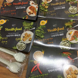 食도락 식도락 닭가슴살 도시락 5종 세트구성 — 5점을 준 리뷰어가 2017년 12월 올린 사용 사진