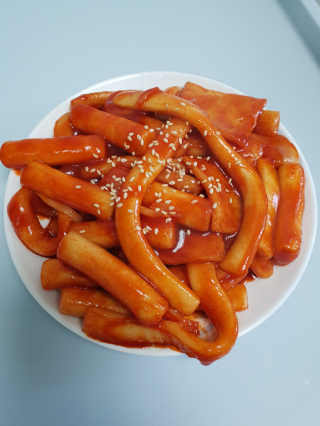 두번째 국떡 국가대표 떡볶이 1팩 + 영미칩 2봉 증정 — 5점을 준 리뷰어가 2019년 2월 올린 사용 사진