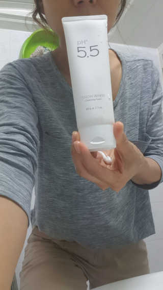 포므시 스노우화이트클렌징폼pH5.5 — 4점을 준 리뷰어가 2019년 10월 올린 사용 사진