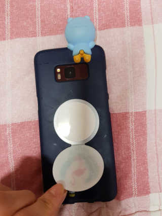 주식회사 디디팝스타일 신개념 특수 거치대 스티키패드 어디든 착착 붙어요 — 4점을 준 리뷰어가 2018년 3월 올린 사용 사진