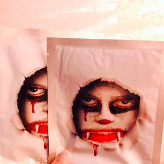 하이힐 리얼 호러마스크팩, HiHEEL REAL HORROR MASKPACK 하이힐 리얼 호러마스크팩-드라큐라 — 2점을 준 리뷰어가 2016년 12월 올린 사용 사진