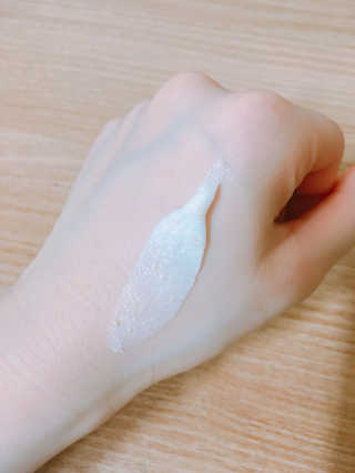 누메로 1 머랭 폼 클렌저 — 3.17점을 준 리뷰어가 2018년 3월 올린 사용 사진