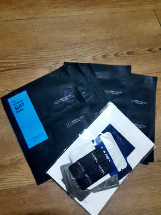 레이블옴므-labelhomme 레이블옴므 티유 마린 슈트 마스크팩(5EA) — 4.17점을 준 리뷰어가 2018년 1월 올린 사용 사진