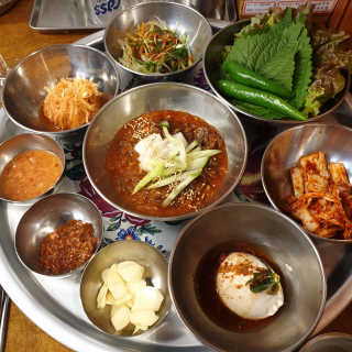 [동네맛집족발] 4개 족발 중 택1 — 5점을 준 리뷰어가 2019년 12월 올린 사용 사진
