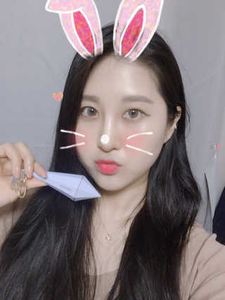 아가타 [AGATHA] 프리미에르 립스틱 — 3.67점을 준 리뷰어가 2018년 5월 올린 사용 사진