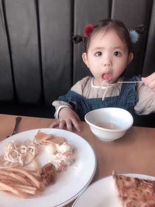 [미스터피자_대학로점] 뷔페 2인 이용권 — 5점을 준 리뷰어가 2019년 1월 올린 사용 사진