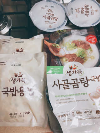 [풀무원] 사골곰탕국밥 황태해장국밥 — 4.83점을 준 리뷰어가 2018년 6월 올린 사용 사진