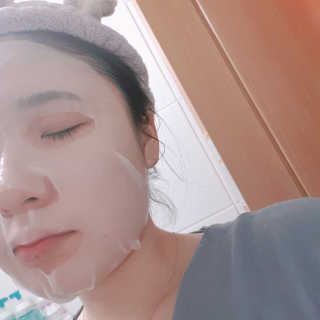 XYRA 자이라 더 레드 마스크 — 5점을 준 리뷰어가 2019년 5월 올린 사용 사진