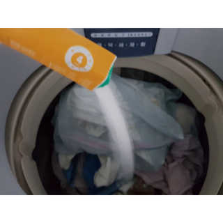 레인보우샵 올인원세탁세제,베이킹소다 스틱포6개입+세탁조클리너 — 5점을 준 리뷰어가 2018년 4월 올린 사용 사진