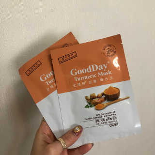 GoodDay Skincare GoodDay 강황 마스크 — 5점을 준 리뷰어가 2020년 2월 올린 사용 사진