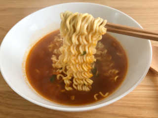 라면 그대로가 제일 맛있는 더엄마라면 — 5점을 준 리뷰어가 2019년 7월 올린 사용 사진