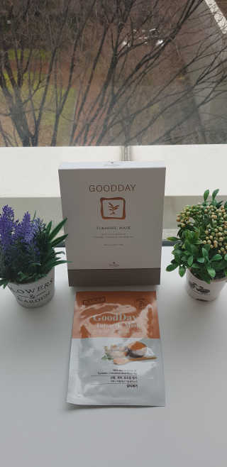 GoodDay Skincare GoodDay 강황 마스크 — 5점을 준 리뷰어가 2020년 3월 올린 사용 사진
