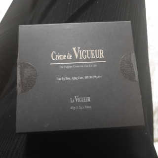 라 뷔게르 크렘 드 뷔게르 - Crème de Vigueur — 3점을 준 리뷰어가 2019년 9월 올린 사용 사진