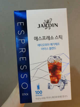 (주)쟈뎅 [쟈뎅] 에스프레소스틱 아이스블렌드 — 5점을 준 리뷰어가 2019년 5월 올린 사용 사진