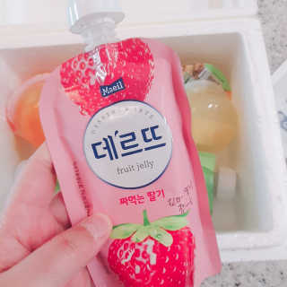 데르뜨 떠먹는 과일 3종, 짜먹는 과일 2종 총 10개 체험 — 5점을 준 리뷰어가 2020년 3월 올린 사용 사진