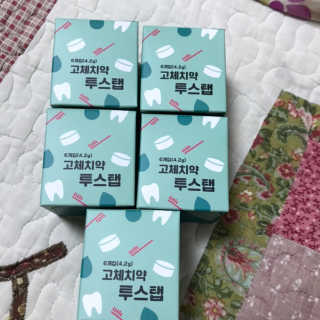솔테라피 씹는 고체치약 투스탭 스파클레몬 6정 x 5박스 — 3.5점을 준 리뷰어가 2019년 6월 올린 사용 사진