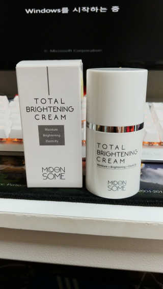 MOONSOME 문썸 토탈 브라이트닝 크림 50ml — 3.5점을 준 리뷰어가 2019년 3월 올린 사용 사진