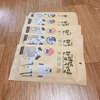 [펫토리아]짜먹는 한입뚝딱 강아지.고양이 마약간식 — 4점을 준 리뷰어가 2019년 8월 올린 사용 사진