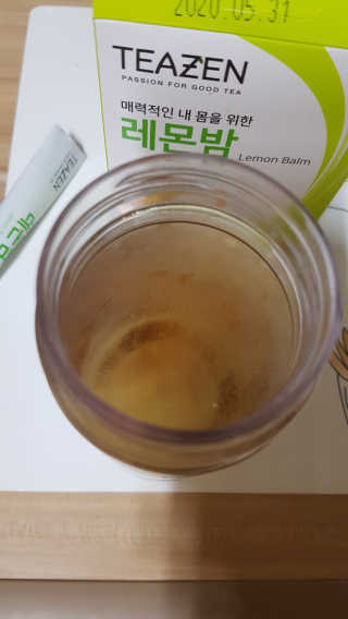 티젠 레몬밤 + 마이보틀 — 4점을 준 리뷰어가 2018년 7월 올린 사용 사진