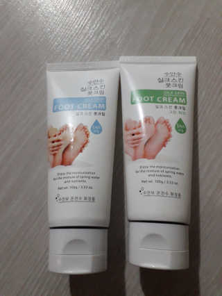 (주)에네스티 에네스티 수안수 실크스킨 풋크림 1+1 — 4점을 준 리뷰어가 2019년 10월 올린 사용 사진