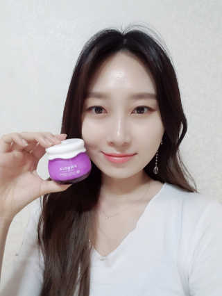 [후르디아] 72시간 블루베리 속살 수분크림 — 4.5점을 준 리뷰어가 2019년 7월 올린 사용 사진