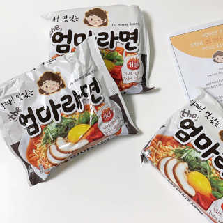 라면 그대로가 제일 맛있는 더엄마라면 — 5점을 준 리뷰어가 2019년 7월 올린 사용 사진