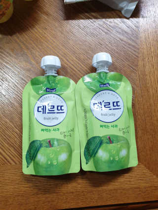 데르뜨 떠먹는 과일 3종, 짜먹는 과일 2종 총 10개 체험 — 5점을 준 리뷰어가 2020년 3월 올린 사용 사진
