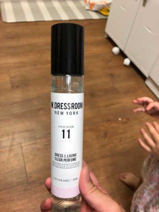 더블유드레스룸 신규향 드레스퍼퓸150ml — 4.83점을 준 리뷰어가 2018년 8월 올린 사용 사진