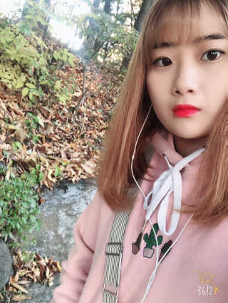 [블랙루즈] 에어 핏 벨벳틴트 시즌1 7종 중 택1+랜덤1 — 4.33점을 준 리뷰어가 2018년 11월 올린 사용 사진