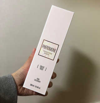 레드컨테이너 페로몬향 퍼퓸 여성 샤워젤 2종 — 5점을 준 리뷰어가 2020년 1월 올린 사용 사진