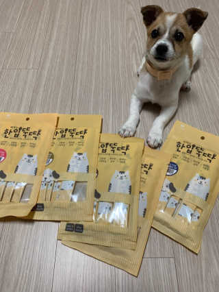 [펫토리아]짜먹는 한입뚝딱 강아지.고양이 마약간식 — 5점을 준 리뷰어가 2019년 7월 올린 사용 사진